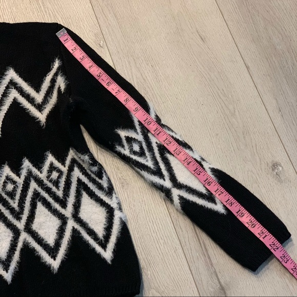 BANANA REPUBLIC Black & White Fair Isle Sweater - Picture 3 of 10